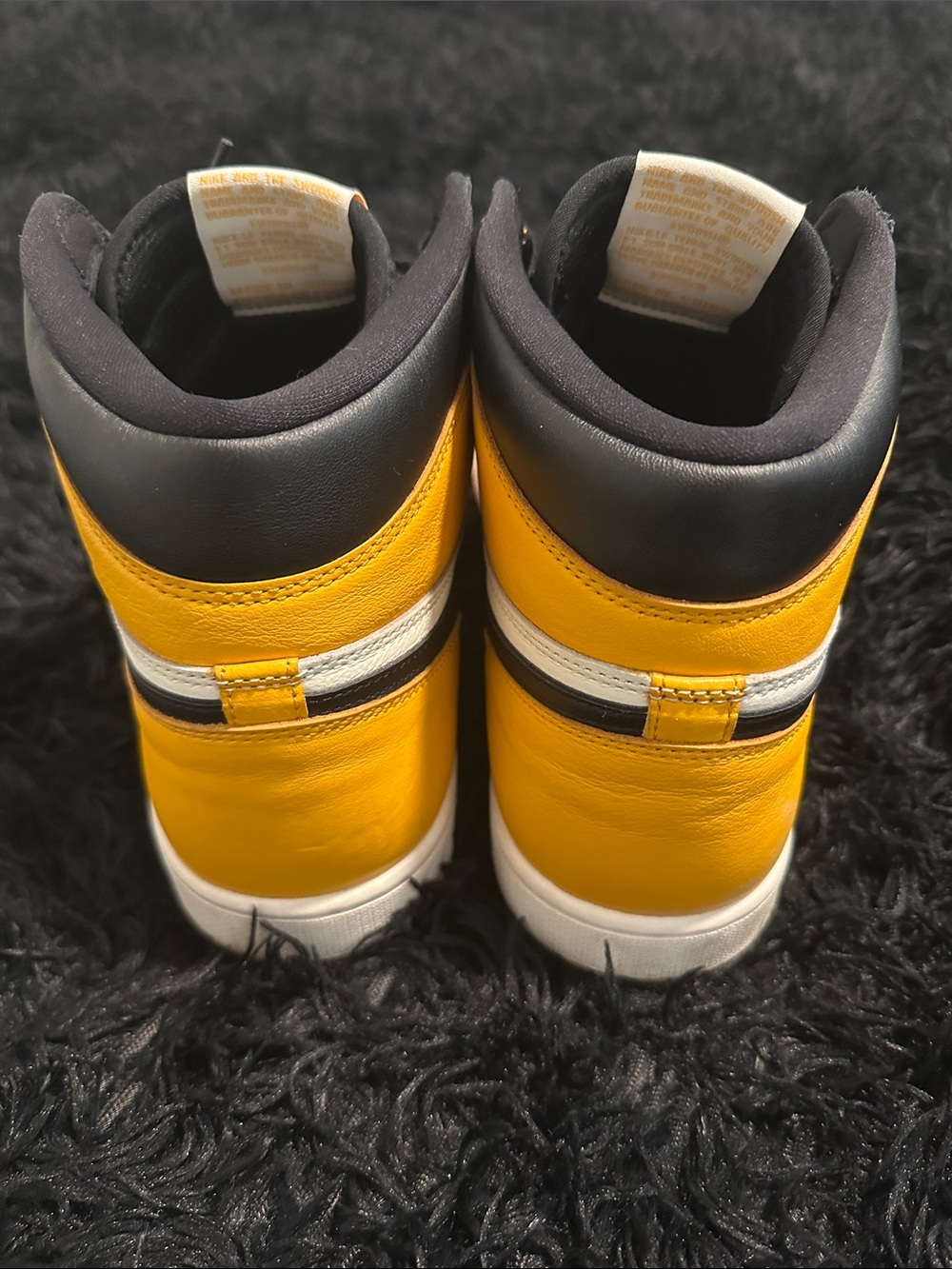Nike Air Jordan 1 High Men’s - Yellow/Black/White (Taxi) - Picture 4 of 4